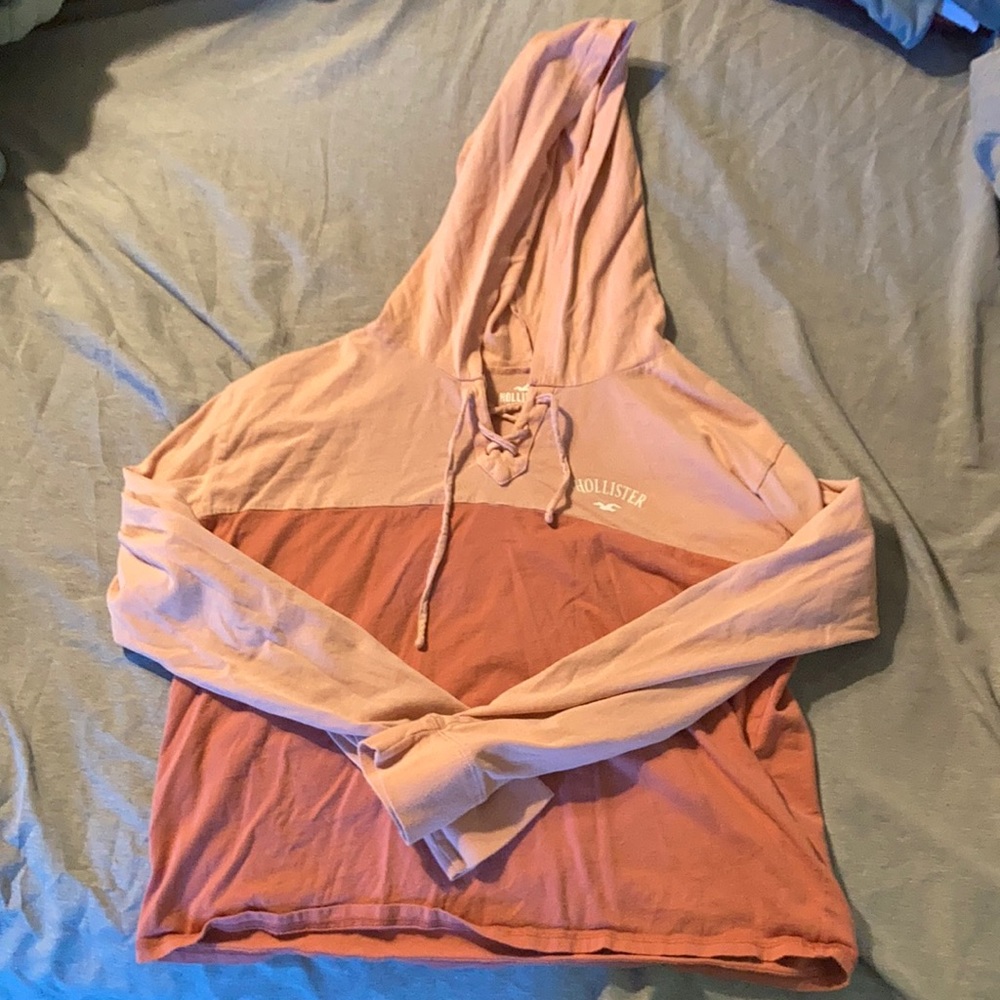 Pink Hollister long sleeve crop top.